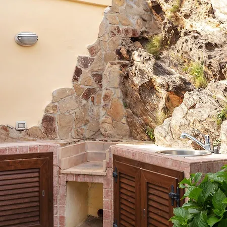Caposchiera A 150m Dal Mare Ferienhaus *